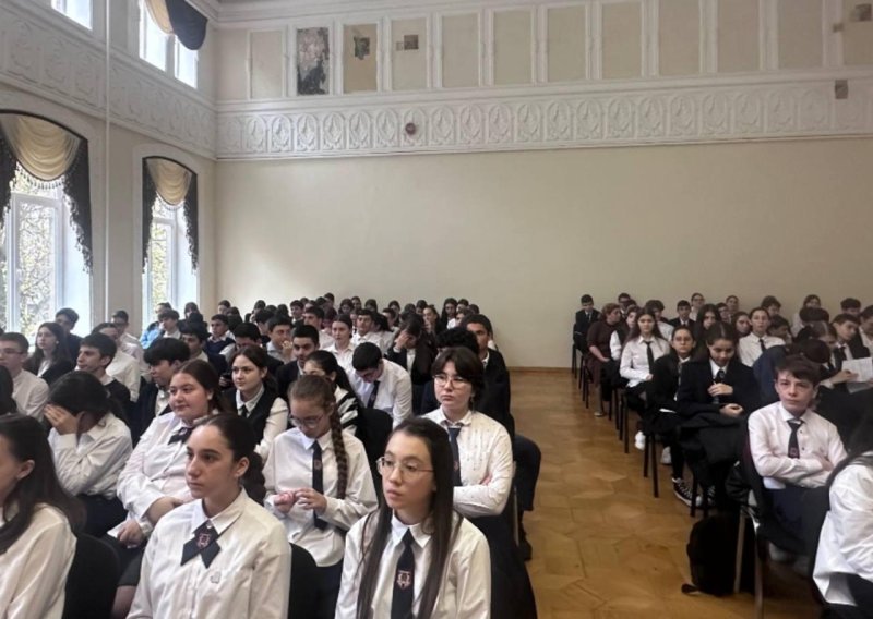 Важная беседа, посвященная этой актуальной проблеме (Вербовка в сети)